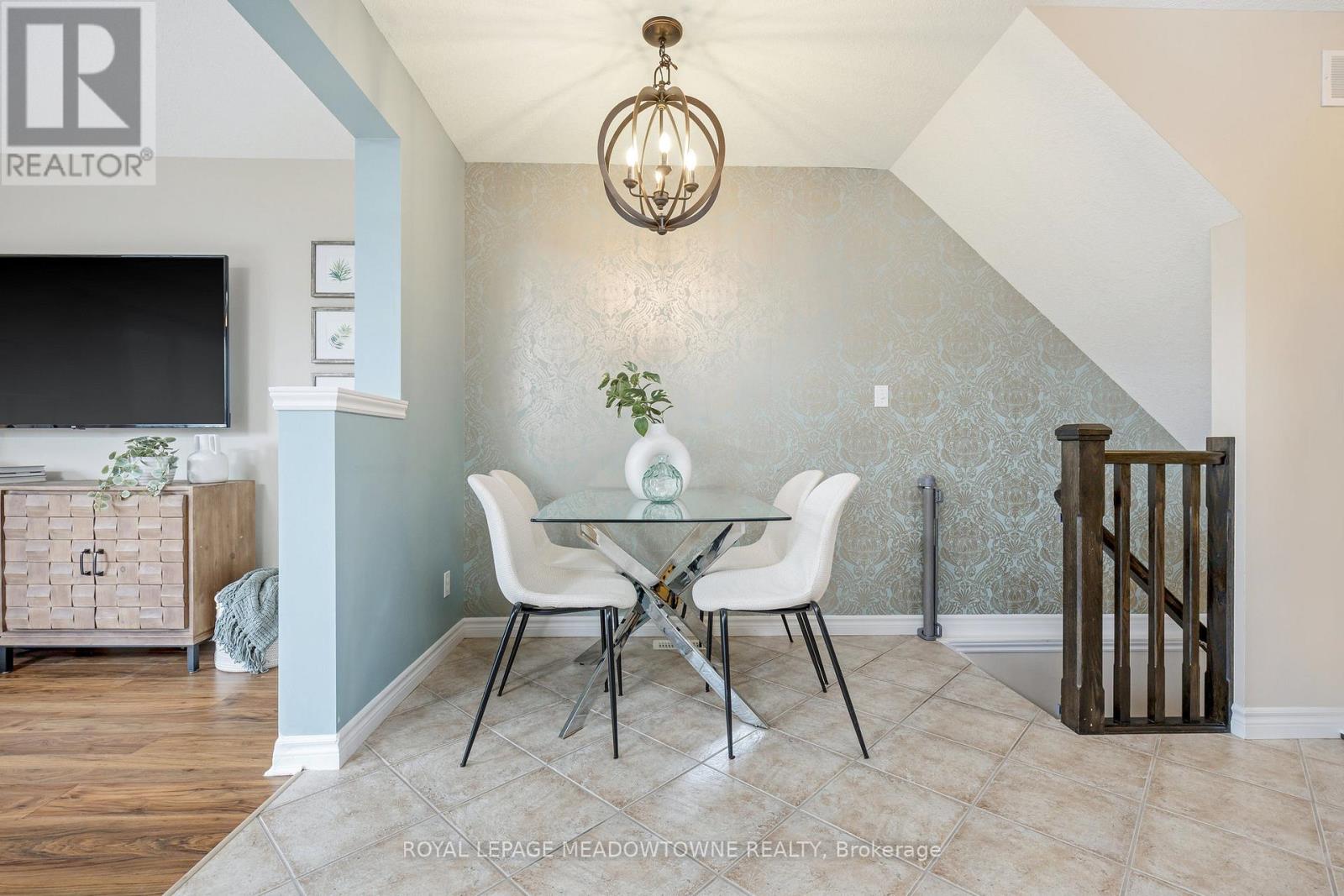 Photo 14 of 324 Severn Drive, Guelph ON
