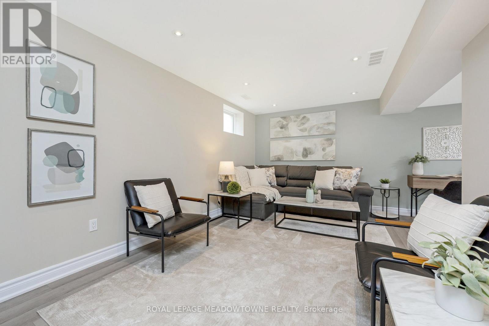Photo 35 of 324 Severn Drive, Guelph ON