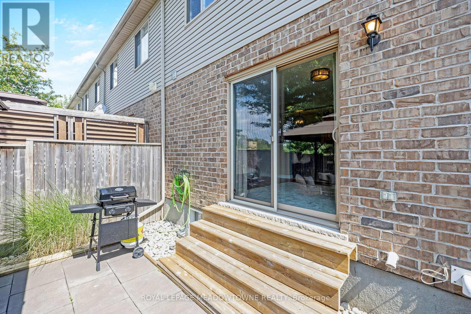Photo 37 of 324 Severn Drive, Guelph ON