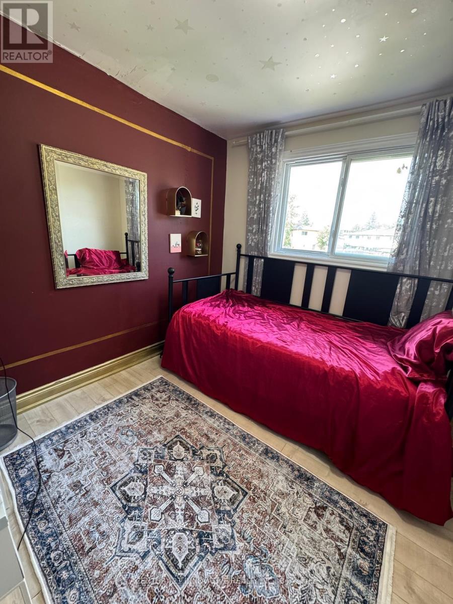 Photo 25 of 735 Parkview Crescent, Cambridge ON