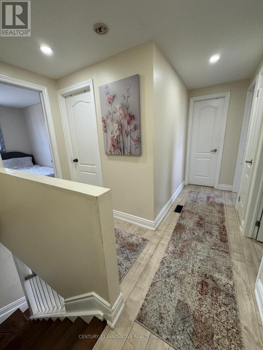 Photo 26 of 735 Parkview Crescent, Cambridge ON