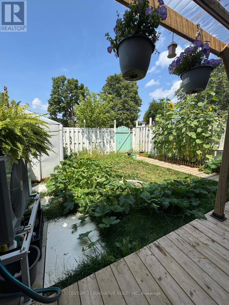 Photo 27 of 735 Parkview Crescent, Cambridge ON
