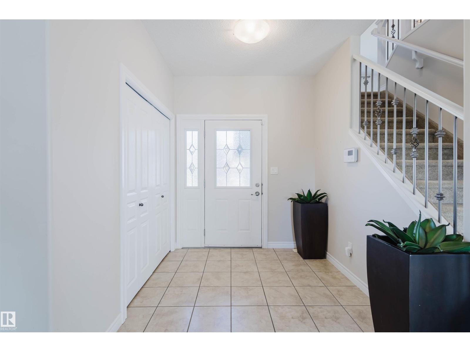 Photo 3 of 656 171 St Sw, Edmonton AB