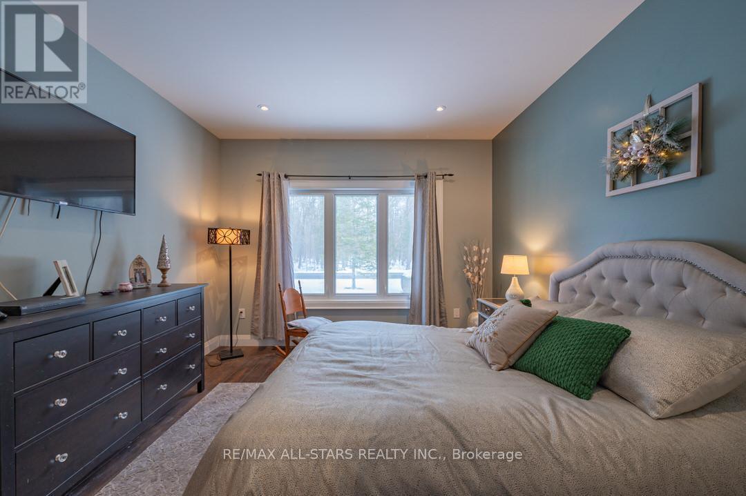 Photo 23 of 316 1 2 Riverside Drive, Kawartha Lakes ON