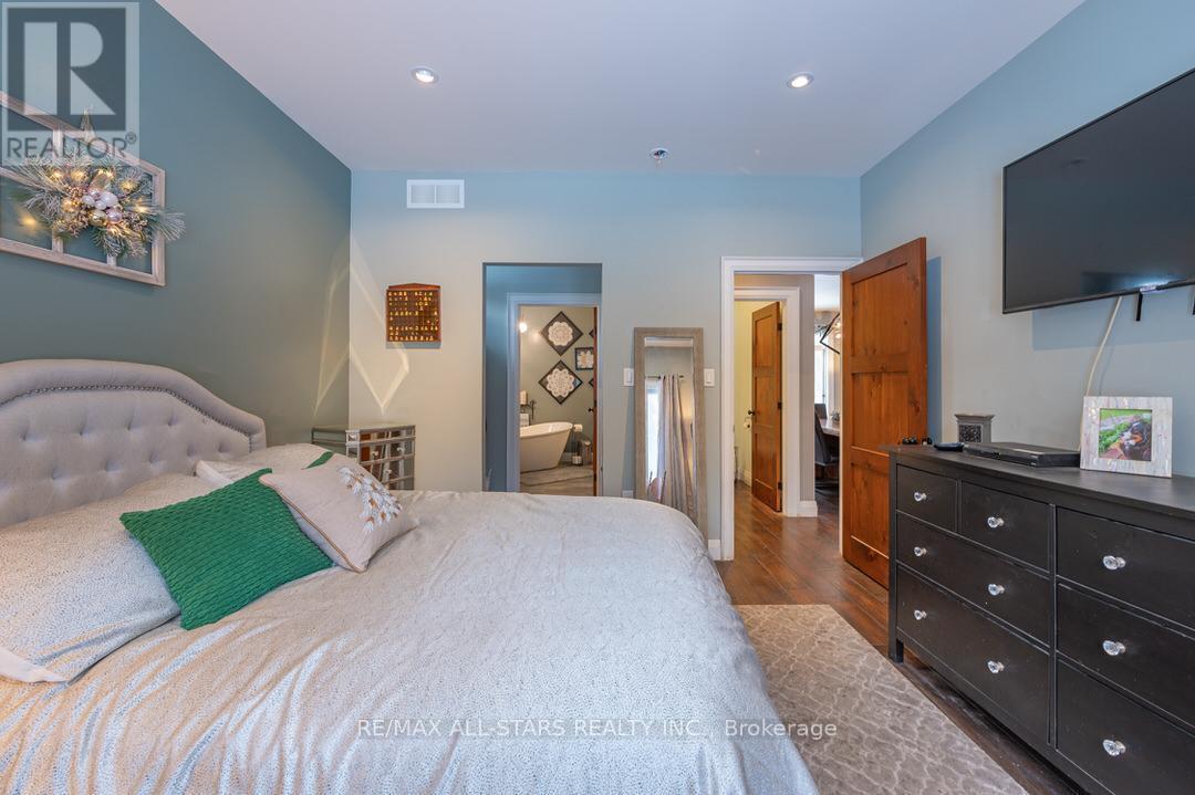 Photo 19 of 316 1 2 Riverside Drive, Kawartha Lakes ON