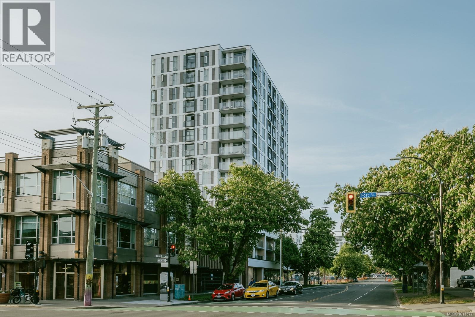 Photo 2 of 203 1097 View St, Victoria BC