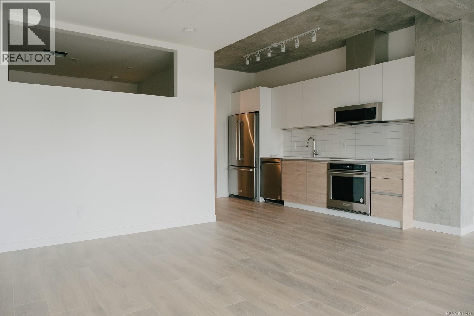 Photo 4 of 203 1097 View St, Victoria BC