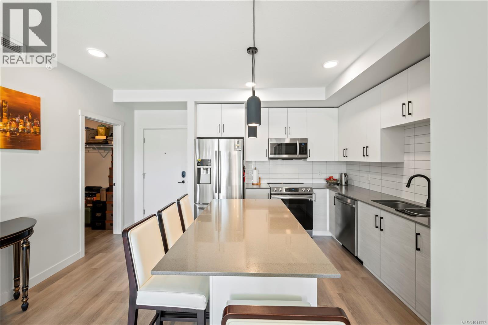 Photo 5 of 601 2465 Gateway Rd, Langford BC
