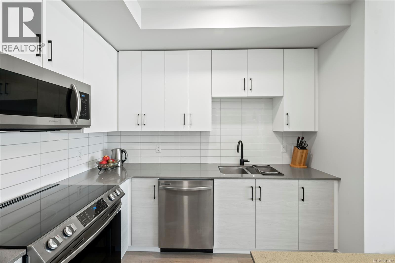 Photo 6 of 601 2465 Gateway Rd, Langford BC