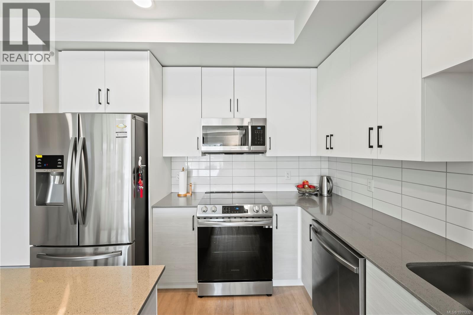 Photo 8 of 601 2465 Gateway Rd, Langford BC