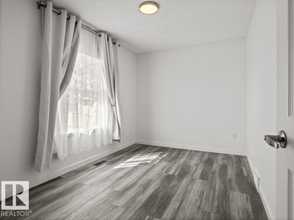 Photo 23 of 137 1670 Jamha Rd Nw, Edmonton AB