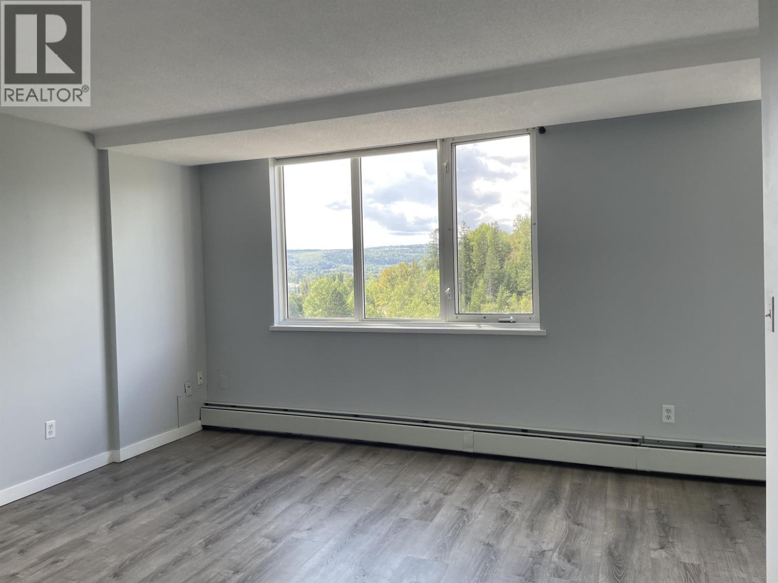 Photo 3 of 1204 1501 Queensway, Prince George BC