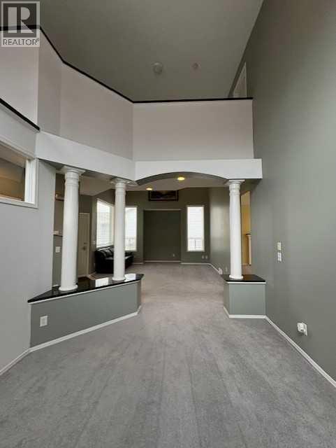 Single Family House for Sale in  Douglas Glen Gardens SE Douglasdale/Glen Calgary 