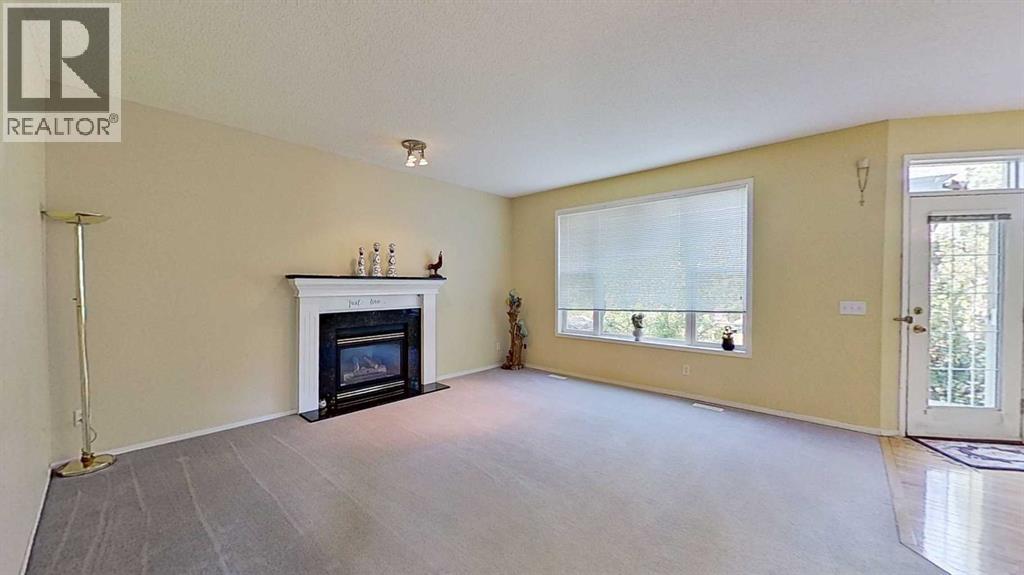 Single Family House for Sale in  Douglas Glen Gardens SE Douglasdale/Glen Calgary 