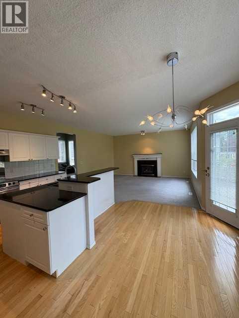 Single Family House for Sale in  Douglas Glen Gardens SE Douglasdale/Glen Calgary 