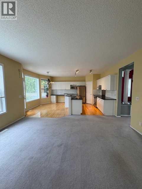 Single Family House for Sale in  Douglas Glen Gardens SE Douglasdale/Glen Calgary 