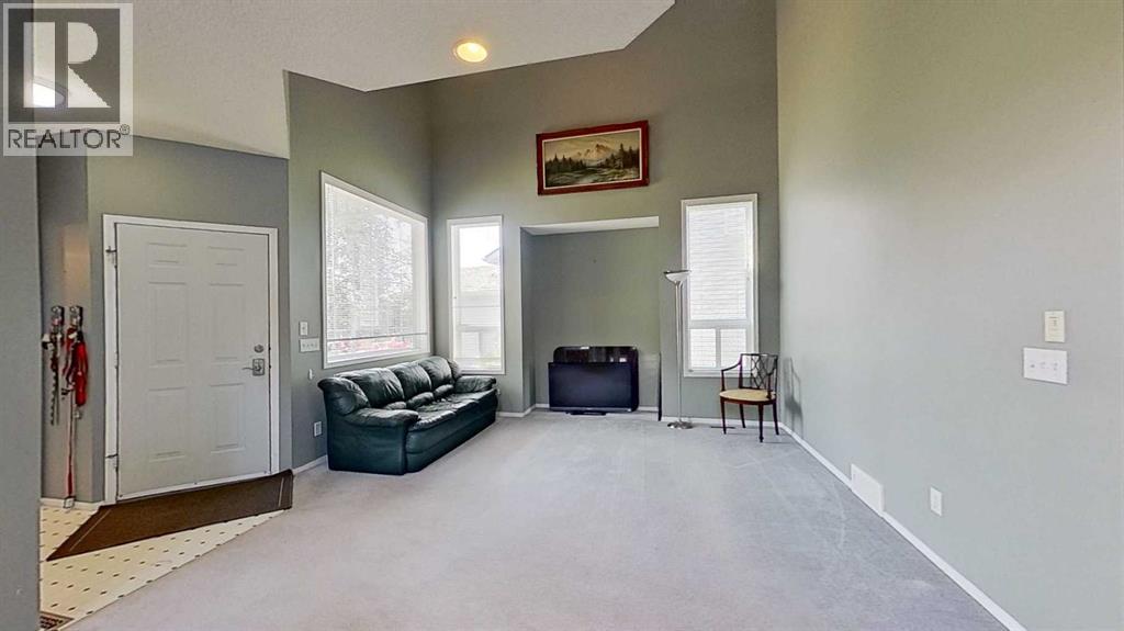 Single Family House for Sale in  Douglas Glen Gardens SE Douglasdale/Glen Calgary 