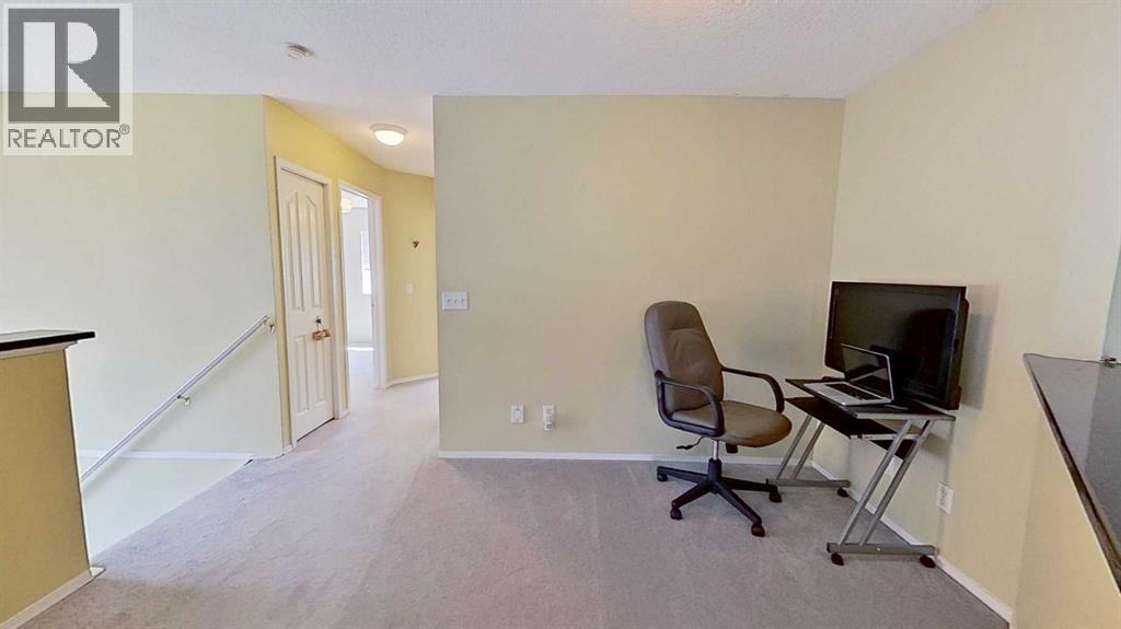 Single Family House for Sale in  Douglas Glen Gardens SE Douglasdale/Glen Calgary 