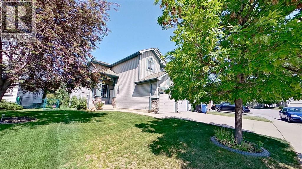 Single Family House for Sale in  Douglas Glen Gardens SE Douglasdale/Glen Calgary 