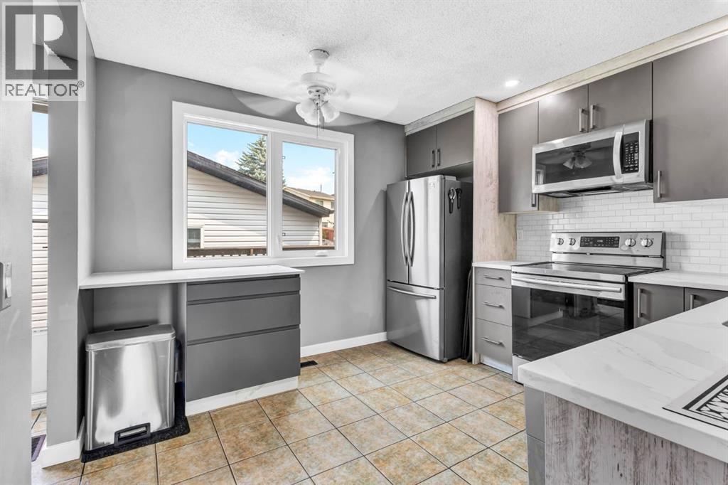 Single Family House for Sale in  Erin Woods Drive SE Erin Woods Calgary 