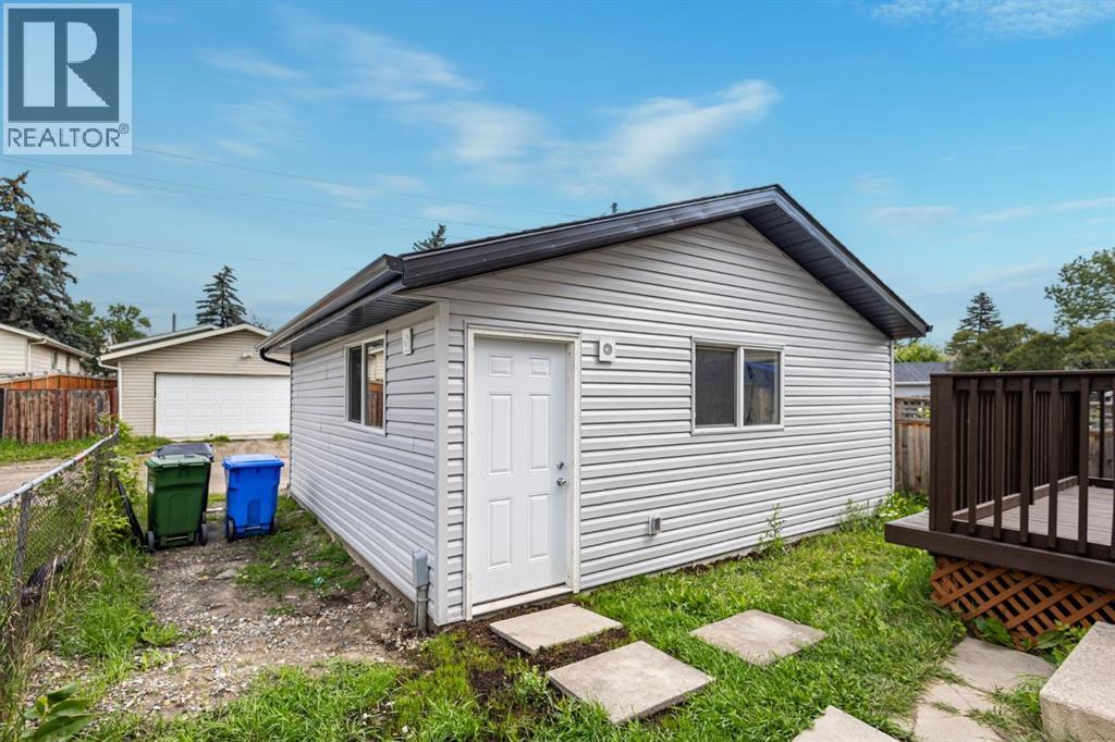 Single Family House for Sale in  Erin Woods Drive SE Erin Woods Calgary 