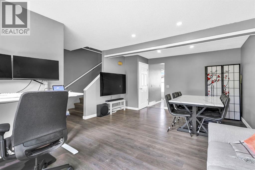 Single Family House for Sale in  Erin Woods Drive SE Erin Woods Calgary 