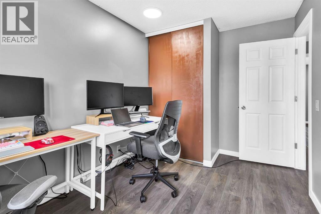 Single Family House for Sale in  Erin Woods Drive SE Erin Woods Calgary 