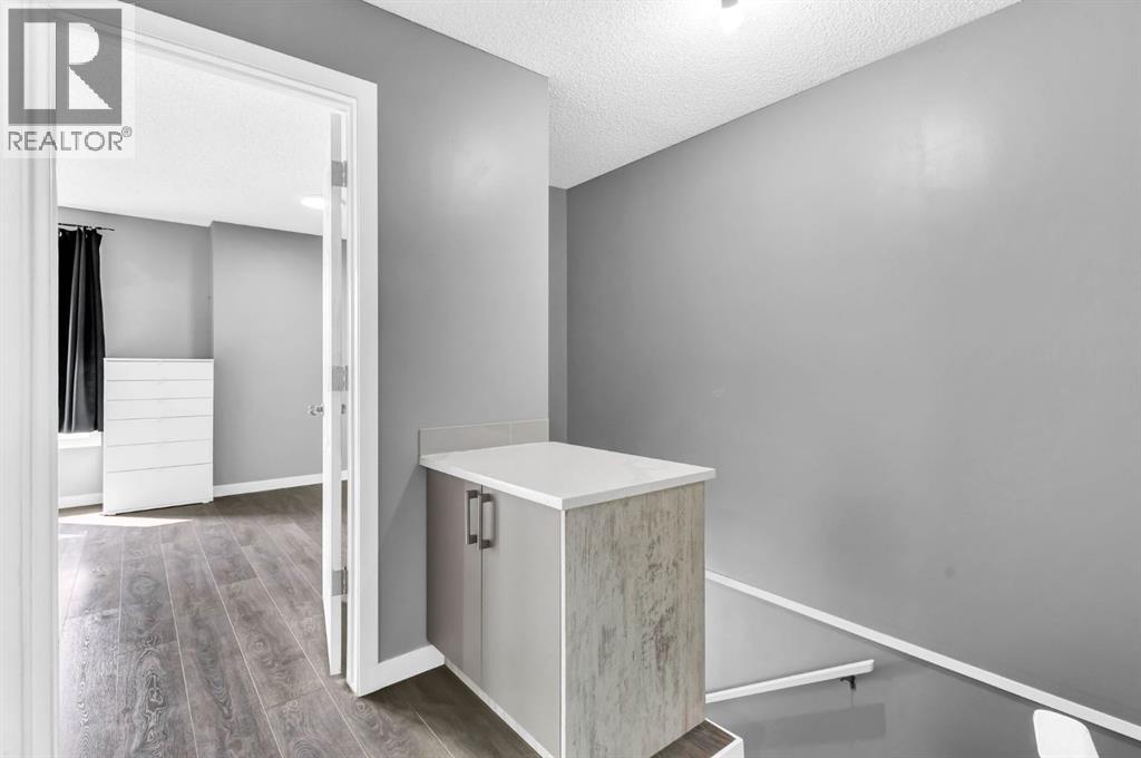 Single Family House for Sale in  Erin Woods Drive SE Erin Woods Calgary 