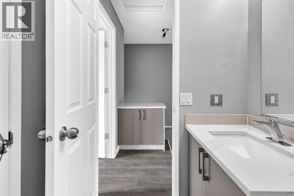 Single Family House for Sale in  Erin Woods Drive SE Erin Woods Calgary 