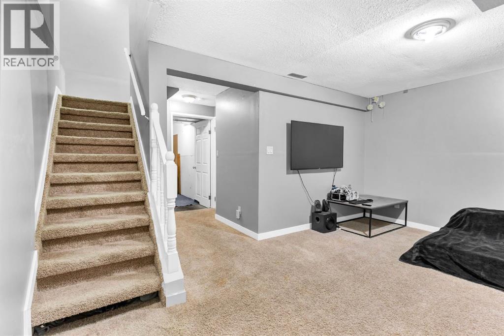 Single Family House for Sale in  Erin Woods Drive SE Erin Woods Calgary 