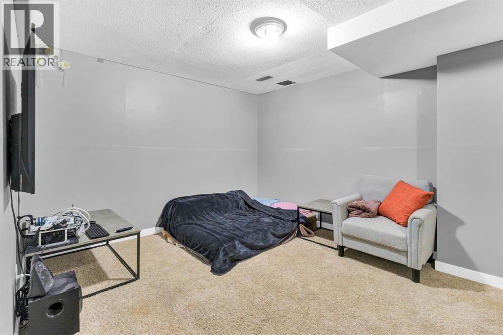 Single Family House for Sale in  Erin Woods Drive SE Erin Woods Calgary 