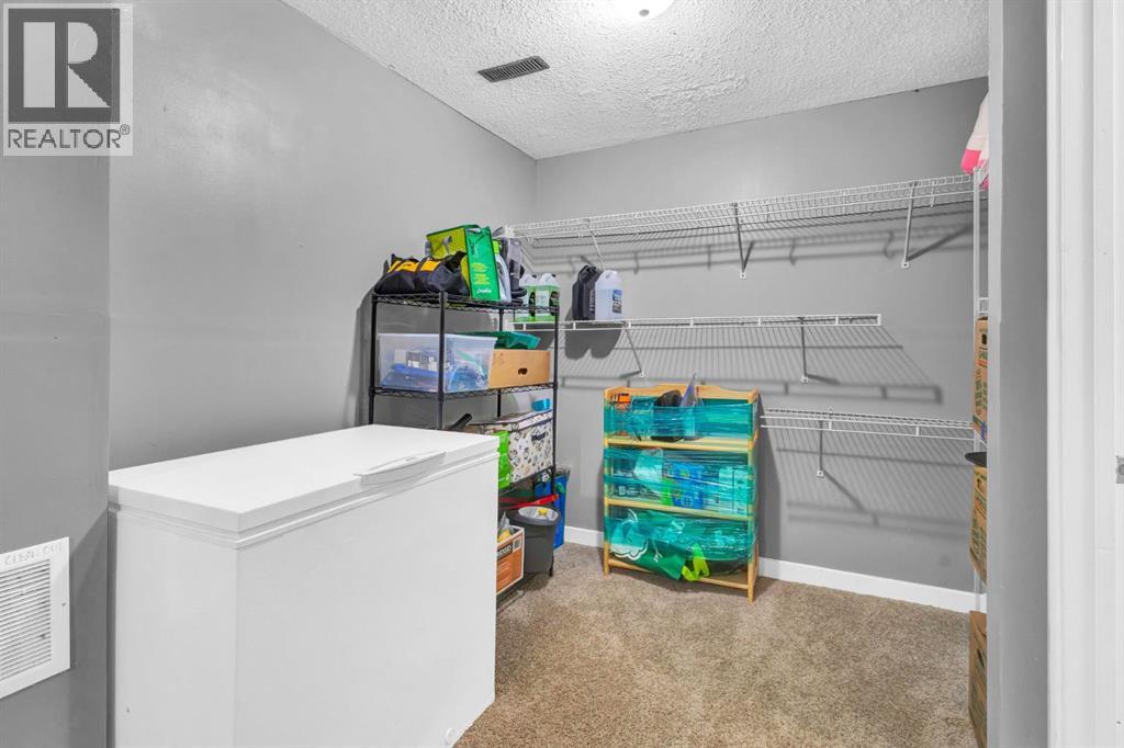 Single Family House for Sale in  Erin Woods Drive SE Erin Woods Calgary 