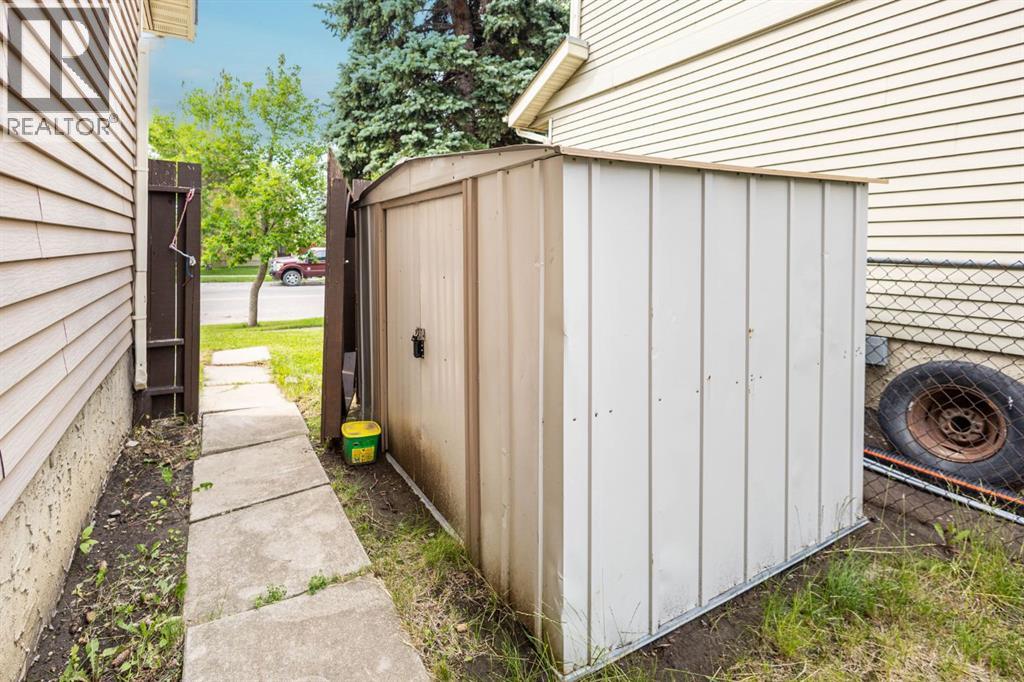 Single Family House for Sale in  Erin Woods Drive SE Erin Woods Calgary 
