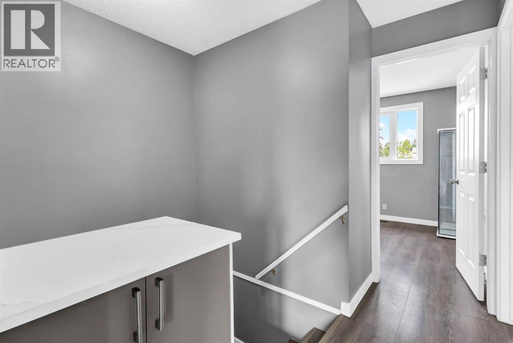 Single Family House for Sale in  Erin Woods Drive SE Erin Woods Calgary 