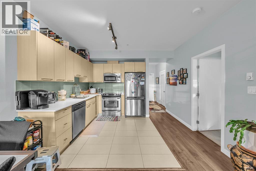 Photo 8 of 201 5248 Grimmer Street, Burnaby BC