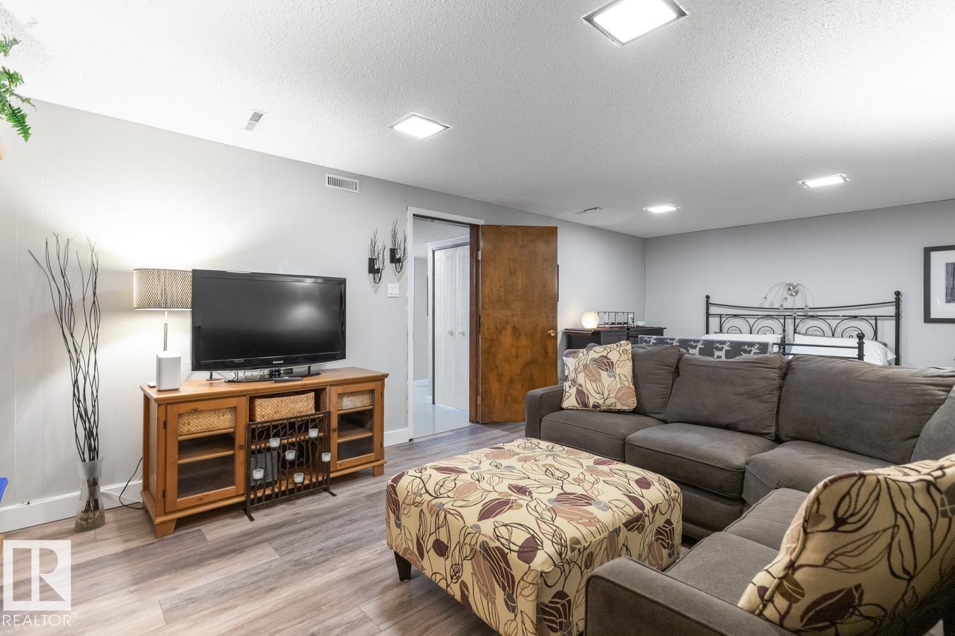 Single Family House Bungalow for Sale in   ST NW Edmonton 