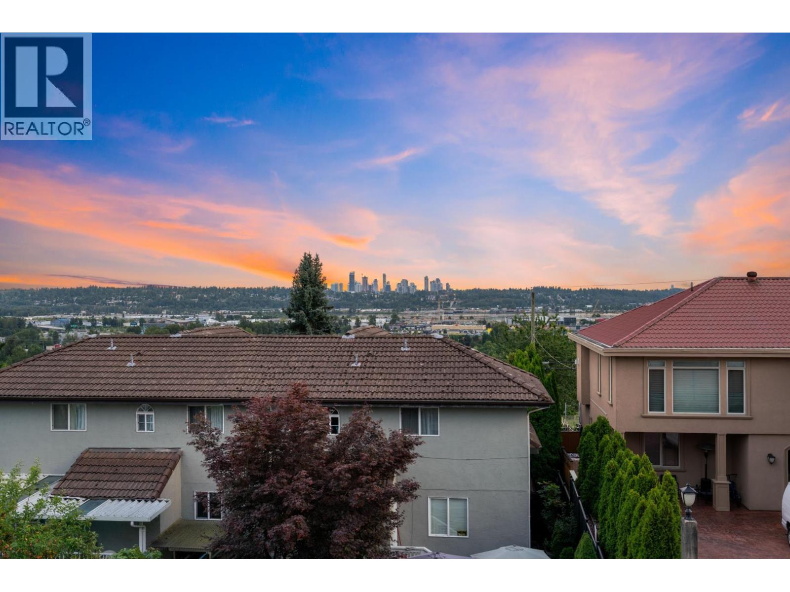 101 1204 HAMMOND AVENUE, Coquitlam