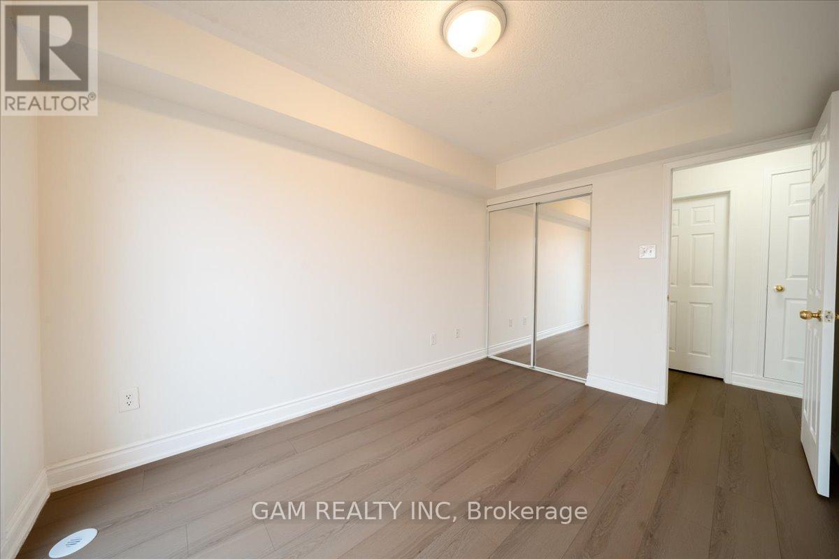 Photo 33 of 316 4975 Southampton Drive, Mississauga ON
