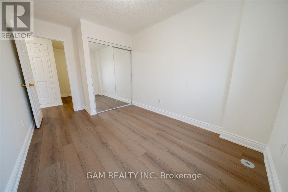 Photo 38 of 316 4975 Southampton Drive, Mississauga ON