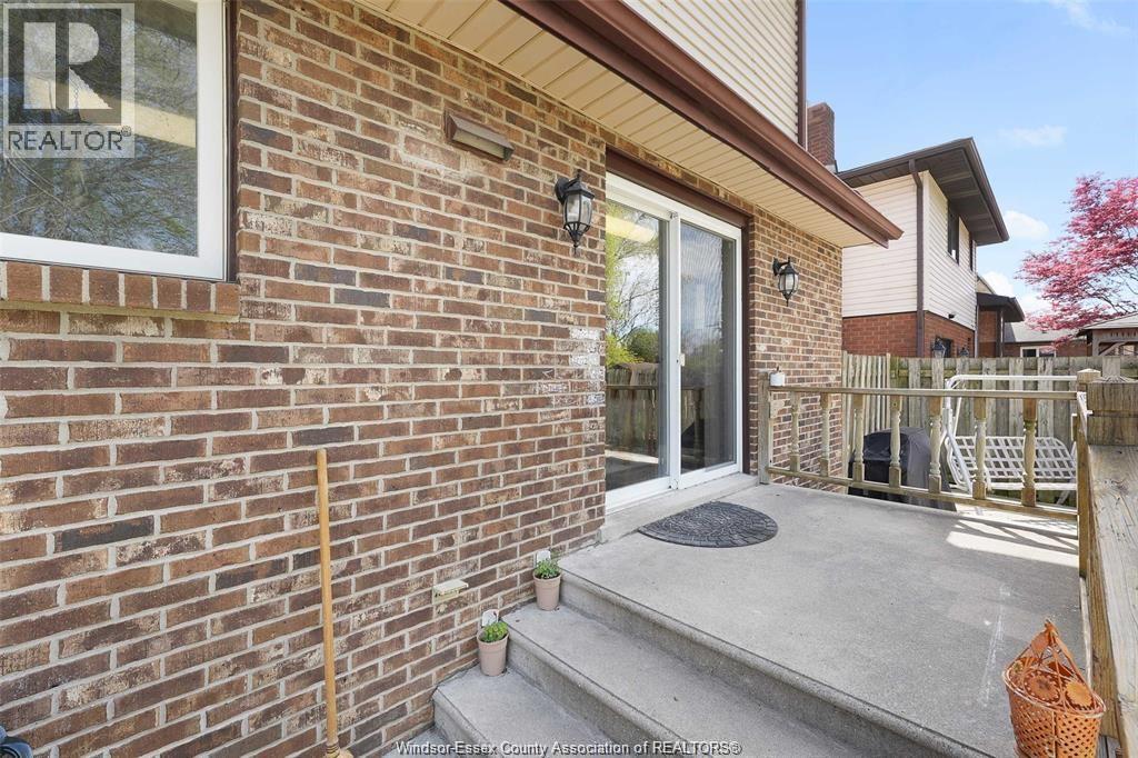 Photo 29 of 9 Evans Avenue, Leamington ON