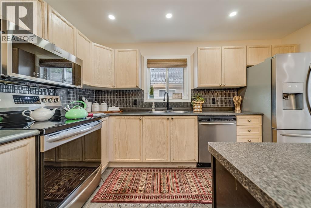 Photo 11 of 1174 Clover, Windsor ON
