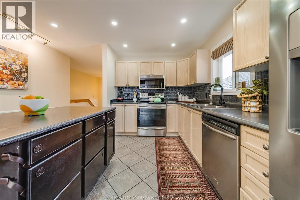 Photo 12 of 1174 Clover, Windsor ON