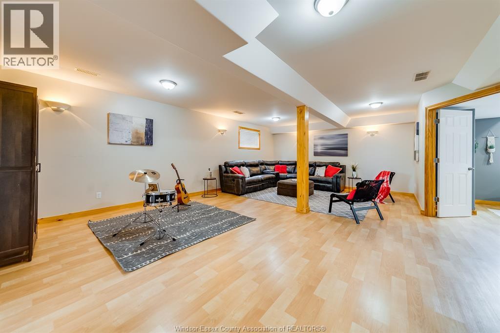Photo 30 of 1174 Clover, Windsor ON