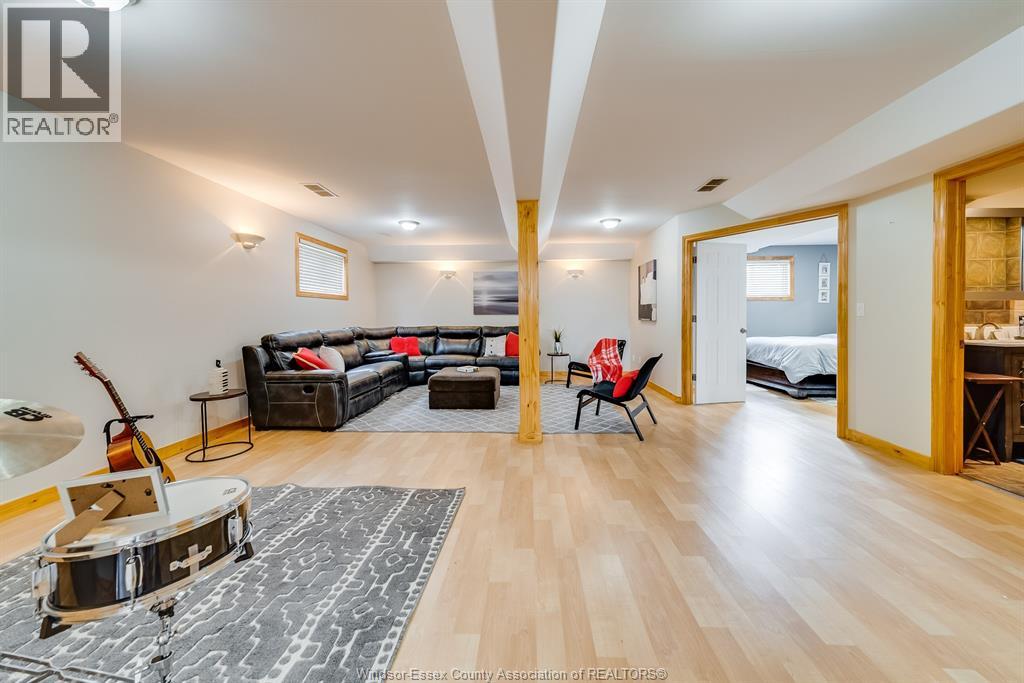 Photo 31 of 1174 Clover, Windsor ON