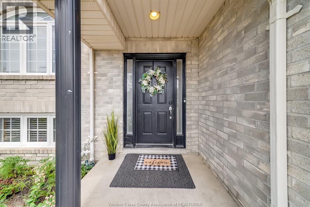 Photo 5 of 1174 Clover, Windsor ON