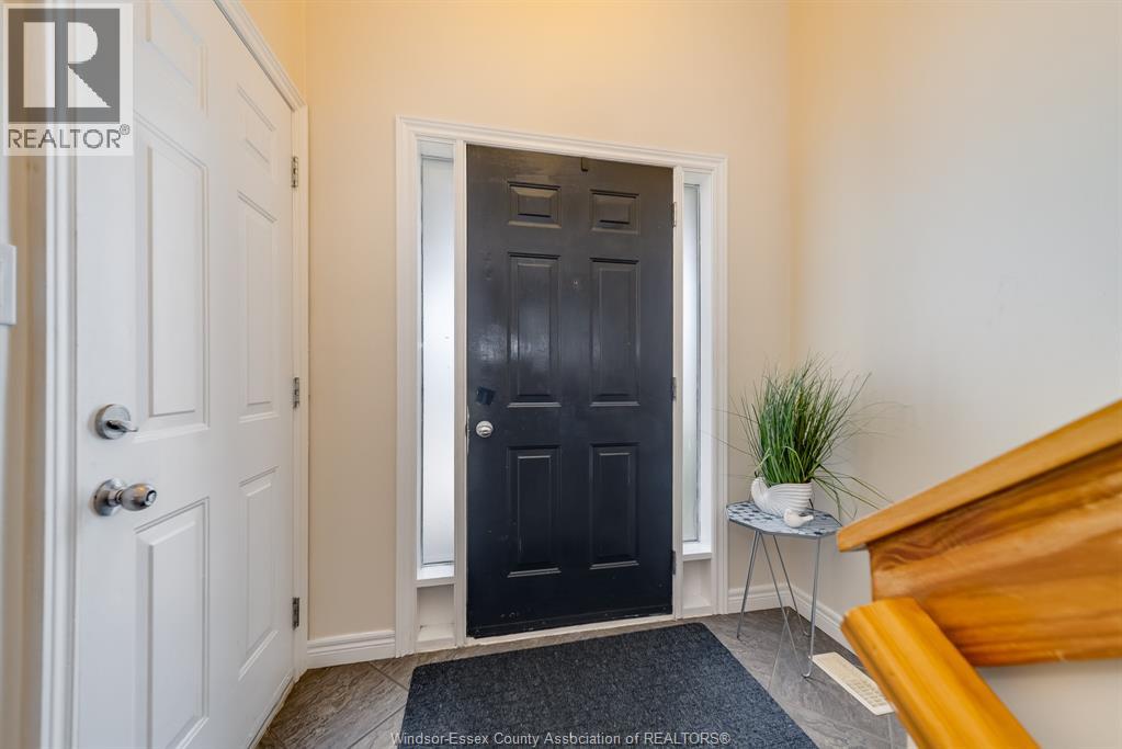 Photo 6 of 1174 Clover, Windsor ON