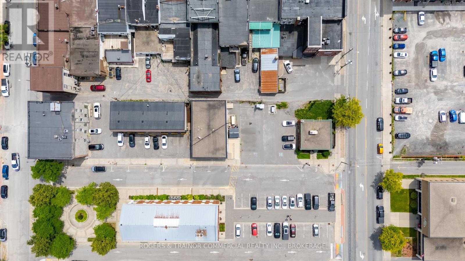 Photo 4 of 12 Market Square, Greater Napanee ON