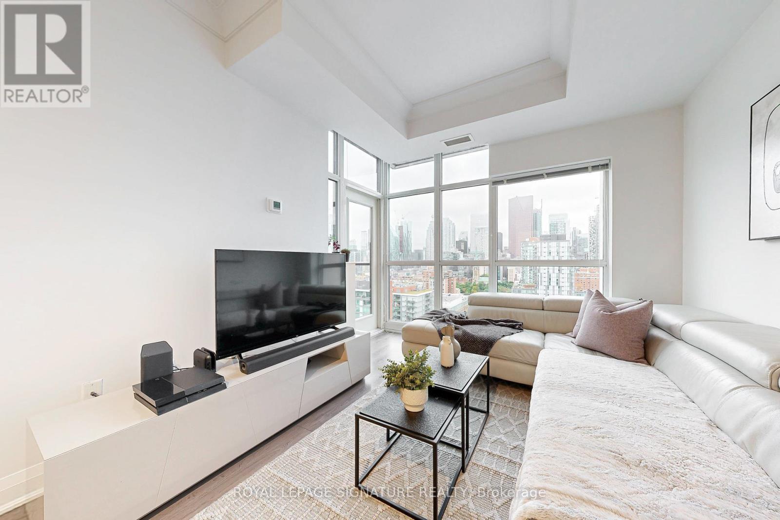 Photo 12 of Ph 11 400 Adelaide Street E, Toronto ON