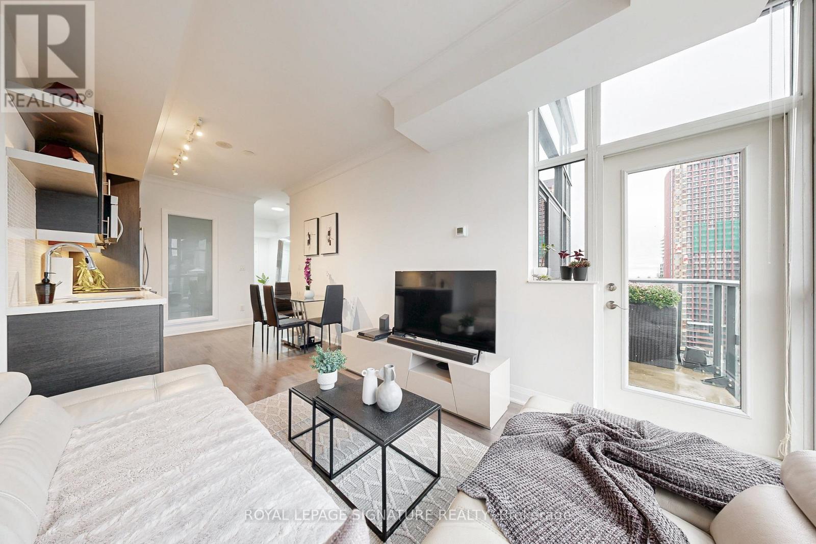 Photo 14 of Ph 11 400 Adelaide Street E, Toronto ON