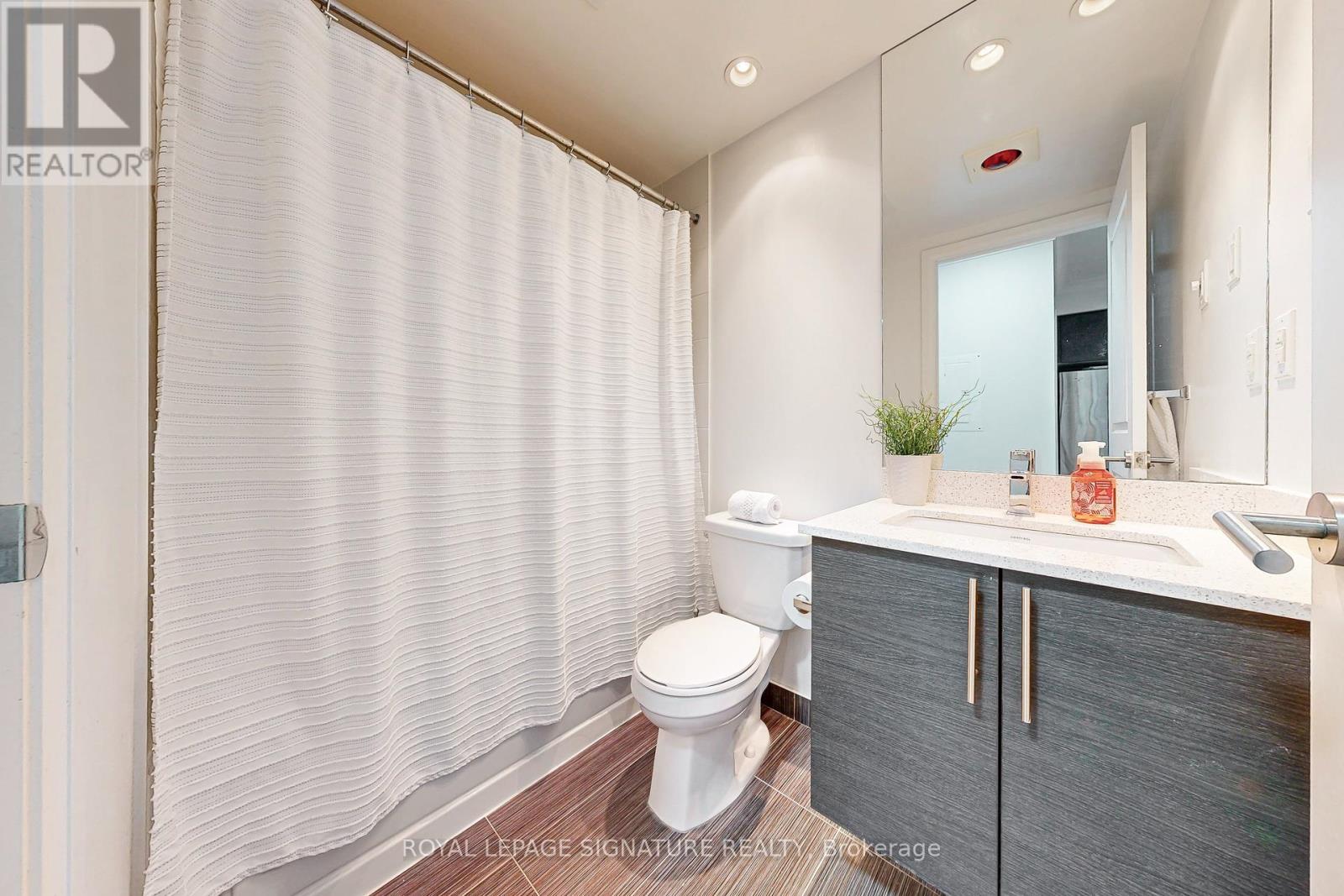 Photo 22 of Ph 11 400 Adelaide Street E, Toronto ON
